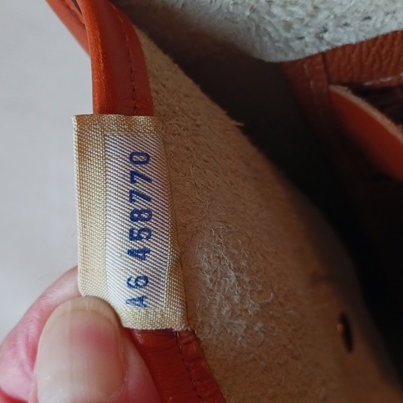 Dooney & Bourke ~ All Weather Leather Crossbody Bag - Picture 11 of 13